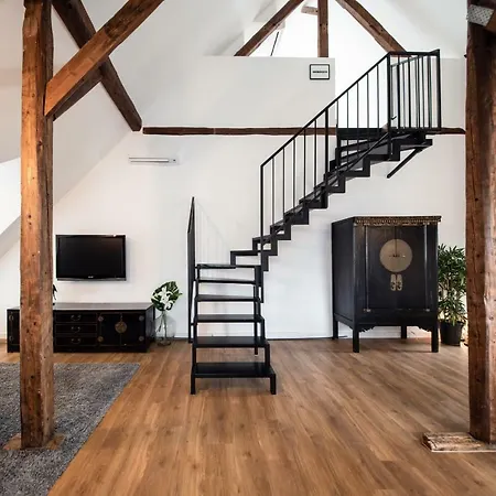 Design-loft Und *